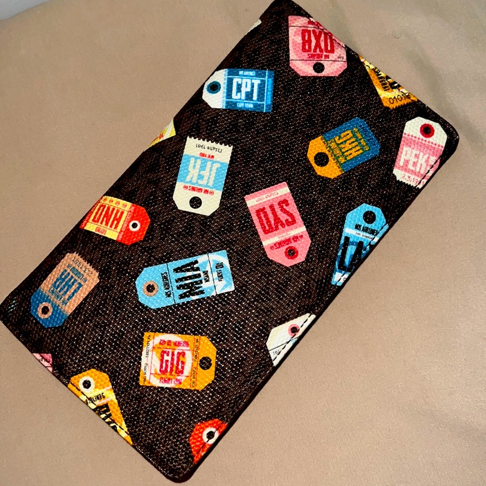 Trendy Michael Kors Wallet